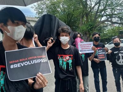 Suporter Sriwijaya Minta Ketum PSSI Benahi Sepak Bola Indonesia
