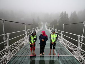 Sama-sama dari Kaca, Apa Bedanya Jembatan Seruni Point dengan The Geong? Sama-sama dari Kaca, Apa Bedanya Jembatan Seruni Point dengan The Geong?