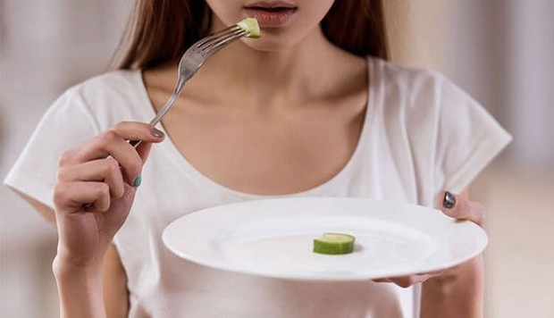 ilustrasi makan sedikit untuk mendapatkan tubuh kurus dan ramping