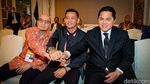 Potret Caketum PSSI Erick Thohir-La Nyalla Mesra Rangkulan di KLB