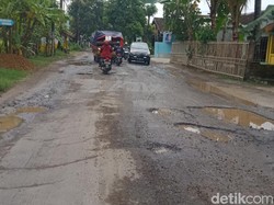 51 Jalan di Klaten Rusak gegara Truk Uruk Tol, Baru 21 Diperbaiki