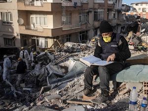 Lantunan Ayat Suci Al-Quran Iringi Pencarian Korban Gempa Turki