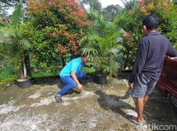 Polisi di Kendal Serempet Motor dan 2 Warga Usai Rusak Mobil Sendiri