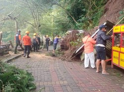 Longsor di Telaga Sarangan Timpa Warung