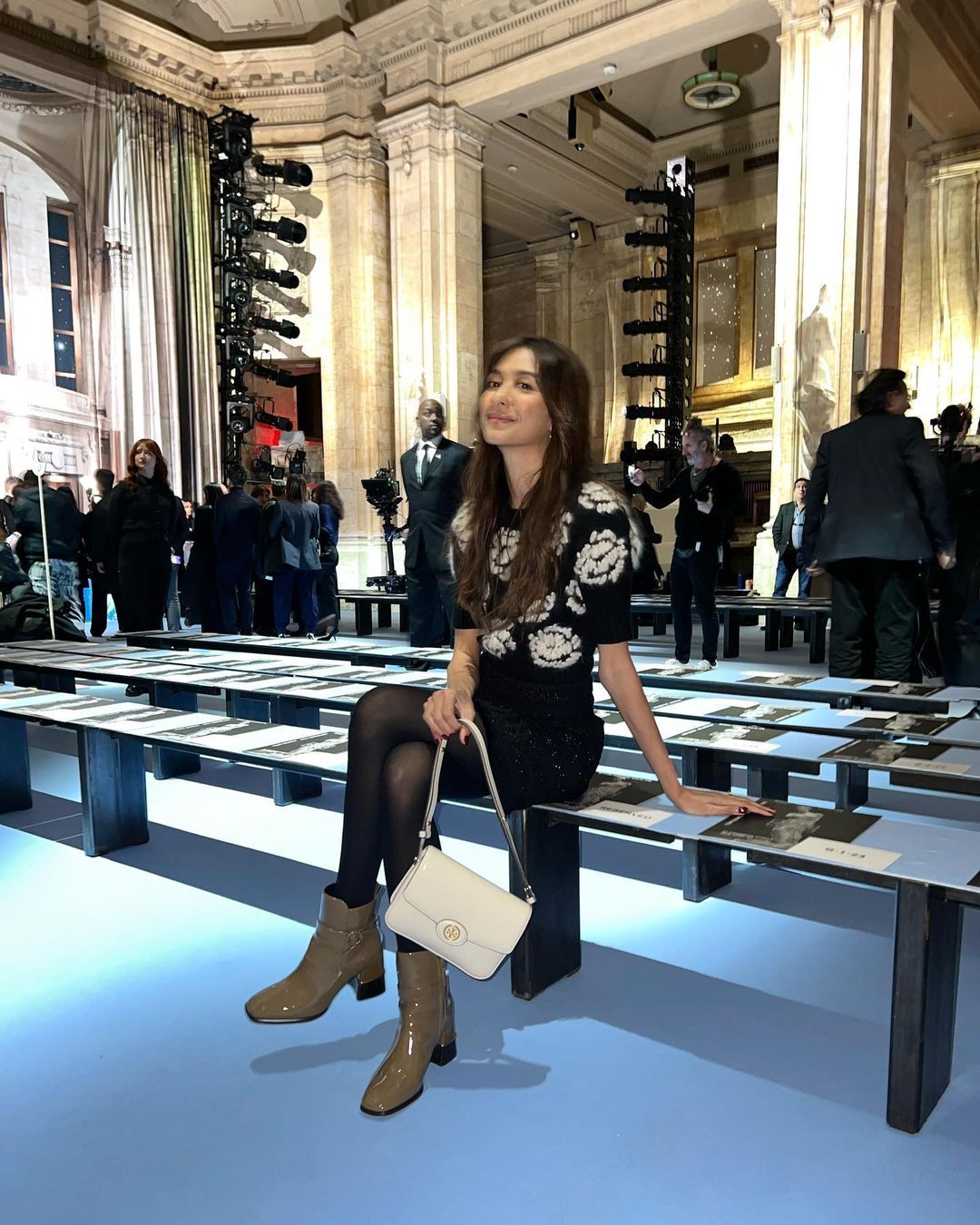 Beda Thinner A Dan B Beda Gaya Mikha Tambayong dan Beby Tsabina di New York Fashion Week