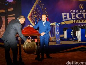 Momen Menpora dan Iwan Bule Buka KLB PSSI