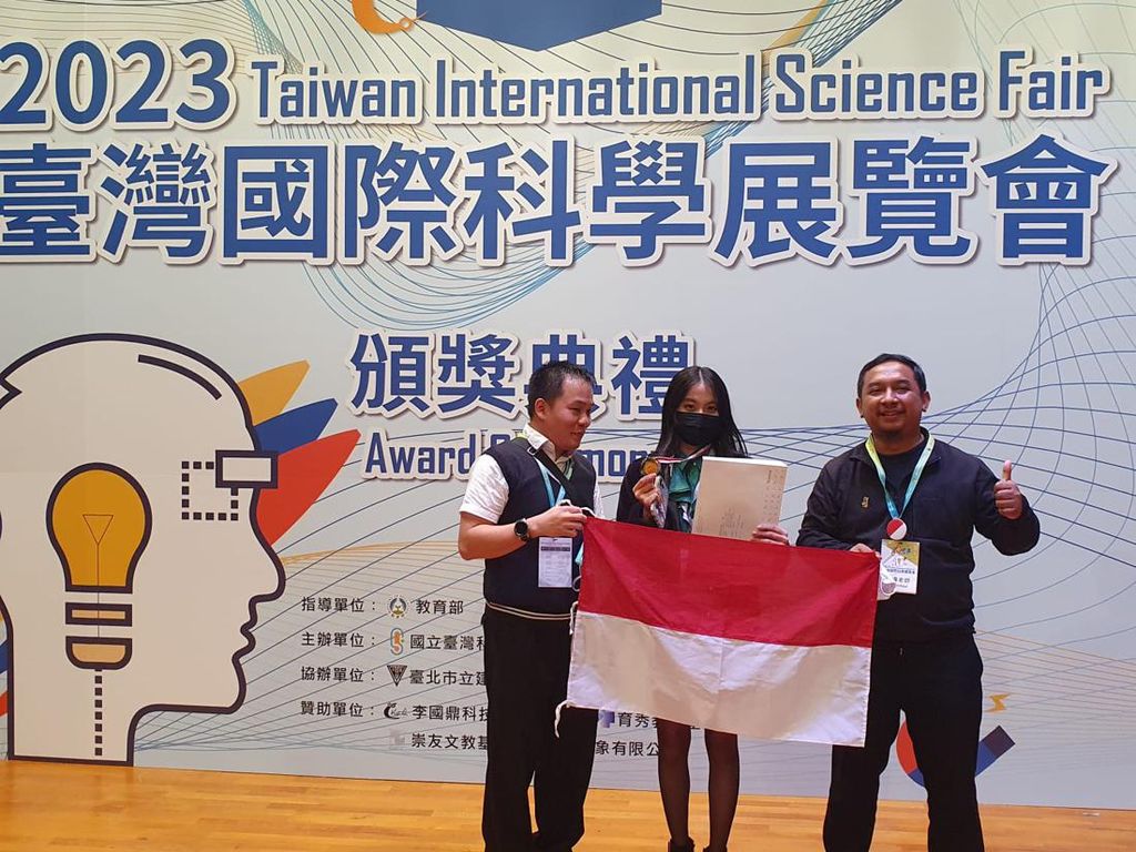 Siswi SMAN 5 Surabaya Juara 1 di Kompetisi Sains Taiwan, Singkirkan 21 Negara