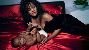 Gaya Terbaru Rihanna Setelah Jadi Ibu, Pamerkan Wajah Anak Pertamanya