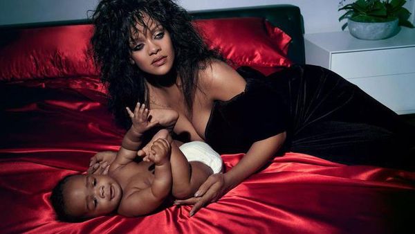 Gaya Terbaru Rihanna Setelah Jadi Ibu, Pamerkan Wajah Anak Pertamanya