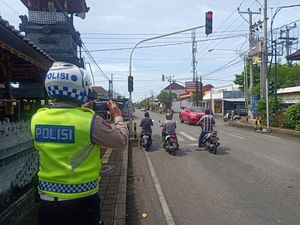 Hari Pertama ETLE Mobile di Jembrana Jaring 35 Pelanggar Hari Pertama ETLE Mobile di Jembrana Jaring 35 Pelanggar