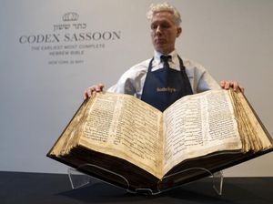 Fakta Kitab Ibrani Berusia 1.100 Tahun yang Akan Dilelang Fakta Kitab Ibrani Berusia 1.100 Tahun yang Akan Dilelang