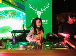 Berbagi Panggung dengan Keisya Levronka, DJ Reva Anwar Kegirangan