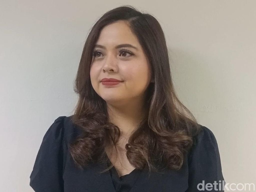 Haru! Tasya Kamila Tulis Ini Saat LDR Lagi dengan Suami Haru! Tasya Kamila Tulis Ini Saat LDR Lagi dengan Suami