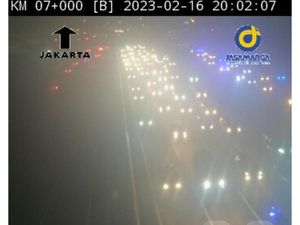 Tol Jagorawi dan JORR Macet di Sejumlah Titik Malam Ini Tol Jagorawi dan JORR Macet di Sejumlah Titik Malam Ini