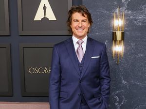 Tom Cruise Panik Penthouse-nya Diterjang Badai Milton Maha Dahsyat, Ternyata... Tom Cruise Panik Penthouse-nya Diterjang Badai Milton Maha Dahsyat, Ternyata...