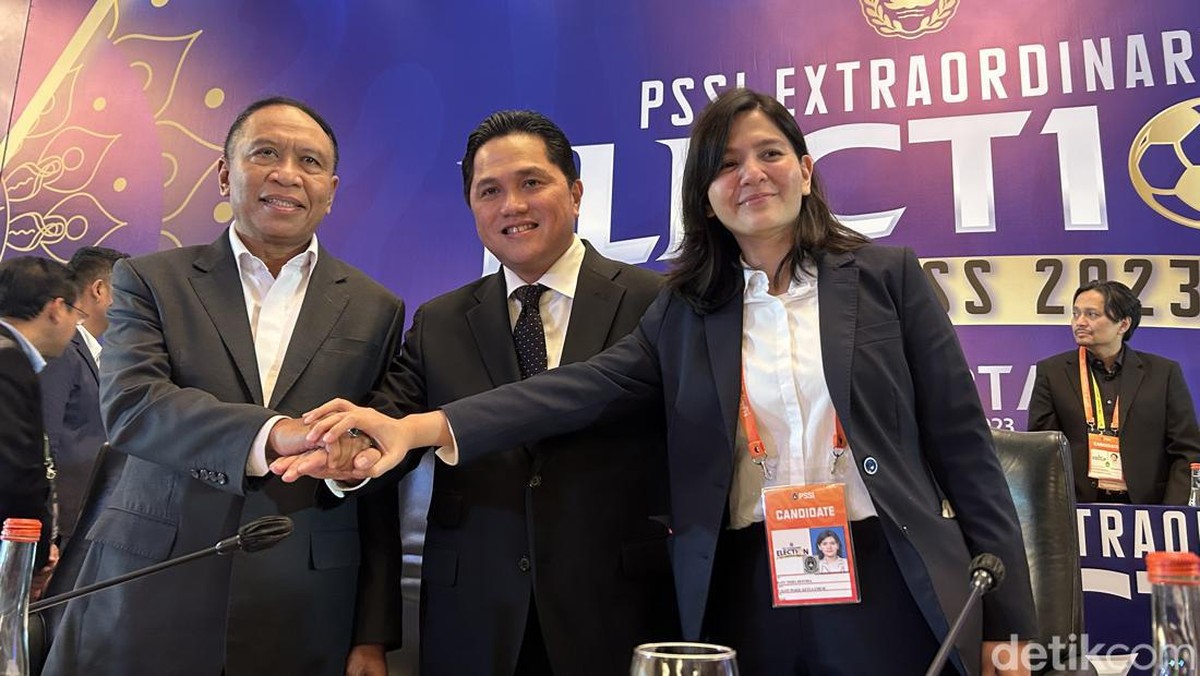 Ketum PSSI Erick Thohir (tengah) bersama dua wakilnya, Zainudin Amali (kiri) dan Ratu Tisha. Foto: Mercy Raya/detikSport