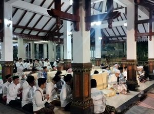 Dipimpin KH Masduqi, Kiai Sepuh NU Gelar Tahlil & Istighotsah di Makam Pendiri NU Dipimpin KH Masduqi, Kiai Sepuh NU Gelar Tahlil & Istighotsah di Makam Pendiri NU