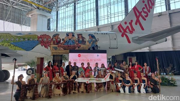 Ada 4 Wanita Toba Terbang di Pesawat AirAsia