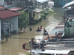 Gibran Pastikan Pasokan Makanan dan Obat untuk Korban Banjir Solo Aman