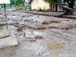 Banjir Bandang Susulan Kembali Terjang Ijen, Jalanan Dipenuhi Lumpur