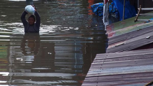Penampakan Banjir yang Rendam Solo