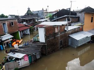 Gibran Diminta Netizen Tobat Buntut Banjir Solo: Ya Pak...