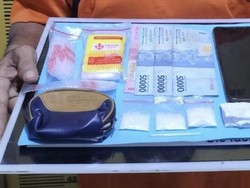 Edar-Konsumsi Sabu, ASN Kecamatan di Riau Dibekuk Polisi