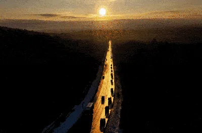 Bingkai Sepekan: Menembus Cahaya Memaku Ruang