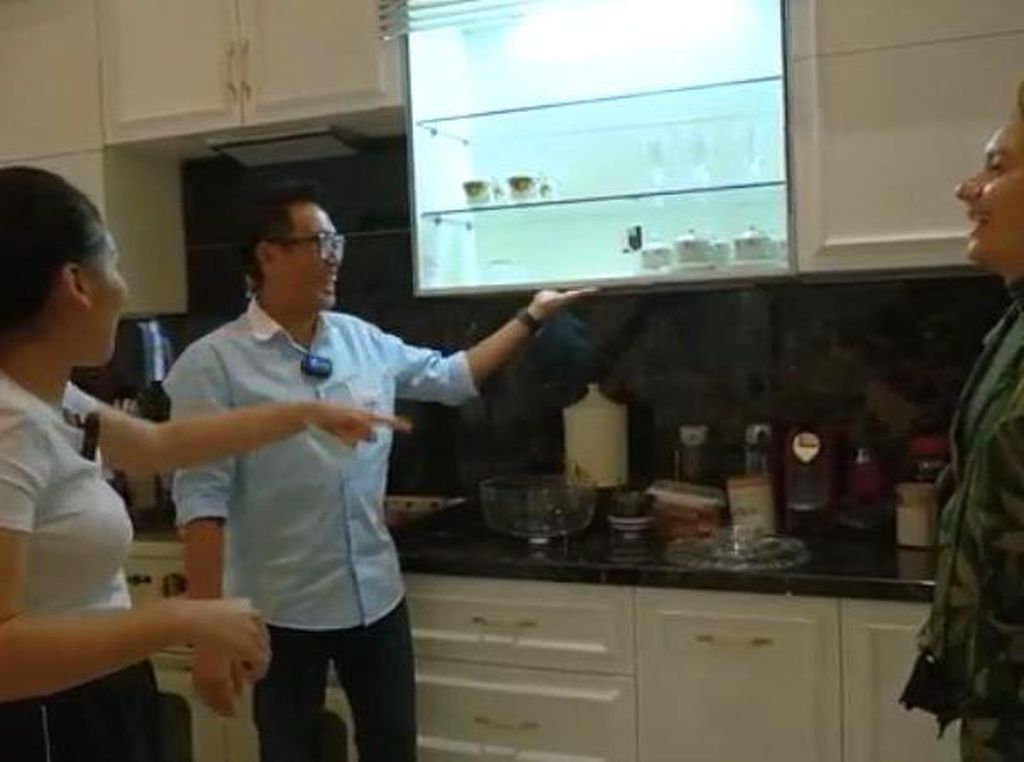 Eko Patrio Punya Rumah Rp 150 M, Ini Potret Dapur dan Ruang Makannya Eko Patrio Punya Rumah Rp 150 M, Ini Potret Dapur dan Ruang Makannya