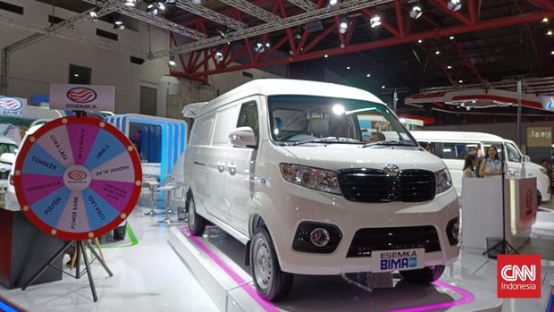 Esemka Bima EV dijual dua varian, cargo van  Rp530 juta dan passenger van Rp540 juta.