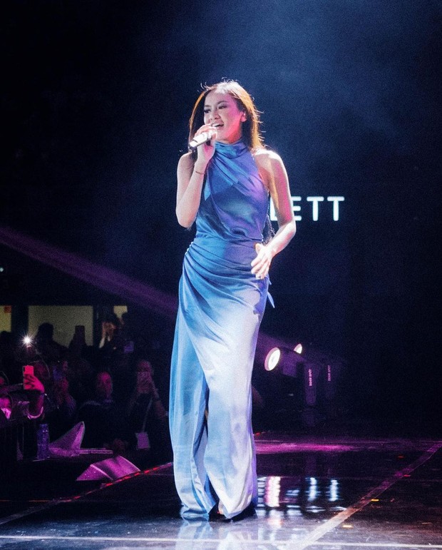 Gaya Fashion Mahalini Raharja. Foto: Instagram.com/styledbyfhe Gaya Fashion Mahalini Raharja. Foto: Instagram.com/styledbyfhe