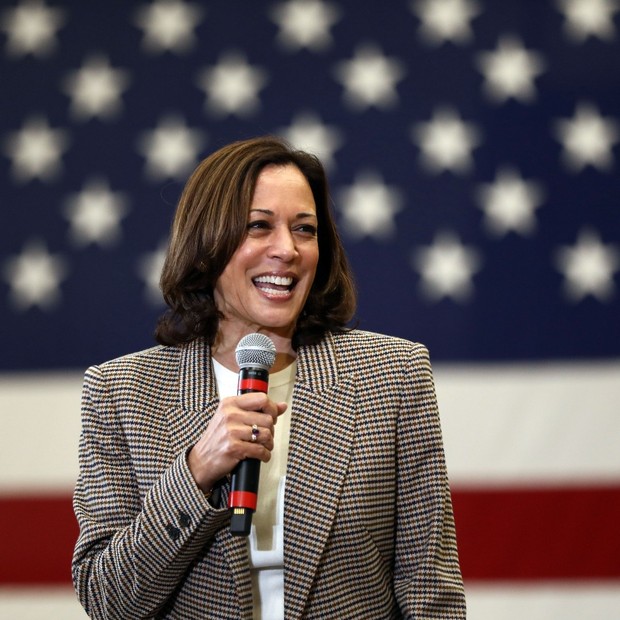 Kamala Harris merupakan salah satu tokoh politik perempuan terkenal di Amerika dan menjabat sebagai Wakil Presiden AS