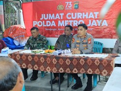 Hari Pertama Ngantor, Kapolsek Setiabudi Langsung Blusukan Temui Warga