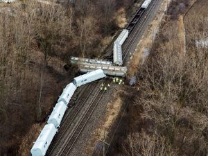 Kereta Norfolk Southern Tergelincir di AS, 6 Gerbong Keluar Lintasan Kereta Norfolk Southern Tergelincir di AS, 6 Gerbong Keluar Lintasan
