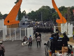 Ricuh Suporter di Stadion Jatidiri, Laga PSIS Semarang Vs Persis Solo Disetop!