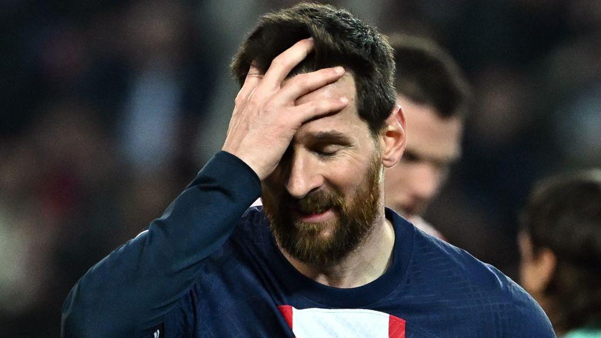 Lionel Messi sudah bisa tampil membela PSG akhir pekan ini. (Foto: AFP via Getty Images/ANNE-CHRISTINE POUJOULAT)