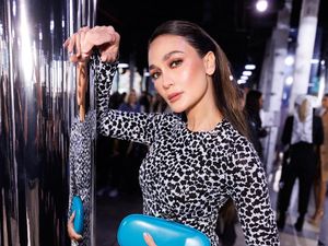 Luna Maya Hadiri Peragaan Michael Kors di NYFW, Eksis Bareng Artis Hollywood
