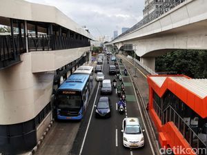 Pertama Sejak Pandemi, Penumpang TransJakarta Capai 1 Juta Per Hari Pertama Sejak Pandemi, Penumpang TransJakarta Capai 1 Juta Per Hari