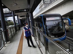 Ada Demo di Patung Kuda, Sejumlah Rute TransJakarta Dialihkan