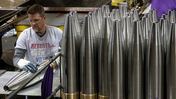 Melihat Pembuatan Peluru Artileri di Amerika Serikat