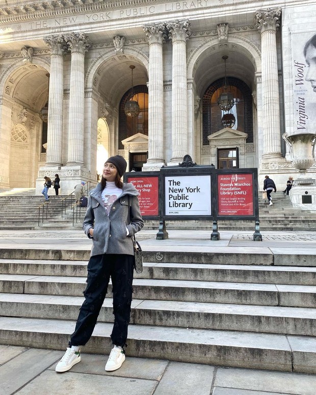 Mikha Tambayong dan Deva Mahenra/ Foto: Instagram/miktambayong Mikha Tambayong dan Deva Mahenra di New York, Amerika Serikat