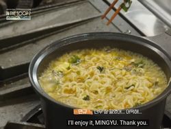 Racikan Mie Instan ala Mingyu Seventeen, Begini Cara Membuatnya