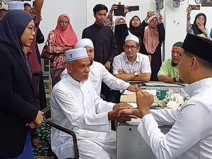 Viral Pengantin Pria Ijab Kabul Pakai Bahasa Isyarat, Minta Diulang Viral Pengantin Pria Ijab Kabul Pakai Bahasa Isyarat, Minta Diulang