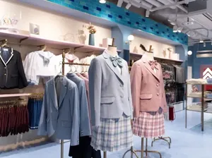 Asyik! Main ke Disneyland Tokyo, Bisa Cosplay Jadi Anak Sekolah Jepang Asyik! Main ke Disneyland Tokyo, Bisa Cosplay Jadi Anak Sekolah Jepang