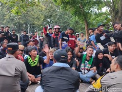 Ricuh Suporter-Polisi di Jatidiri, Erick Thohir: Semarang-Solo Seduluran
