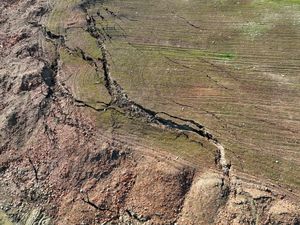 Penyebab Gempa Bumi, Saat Bumi Melepaskan Energi dalam Jumlah Besar Penyebab Gempa Bumi, Saat Bumi Melepaskan Energi dalam Jumlah Besar