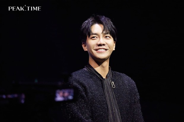 Potret Lee Seung Gi dalam acara Peak Time/ Foto: instagram.com/peaktime.official Potret Lee Seung Gi dalam acara Peak Time
