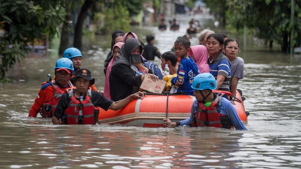 Puluhan Ribu Warga Dievakuasi Akibat Banjir Luapan Sungai Bengawan Solo