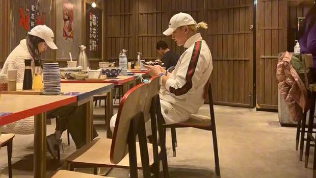 Rayakan Valentine, Tao Eks EXO Kepergok Kencan dengan Trainee SM
