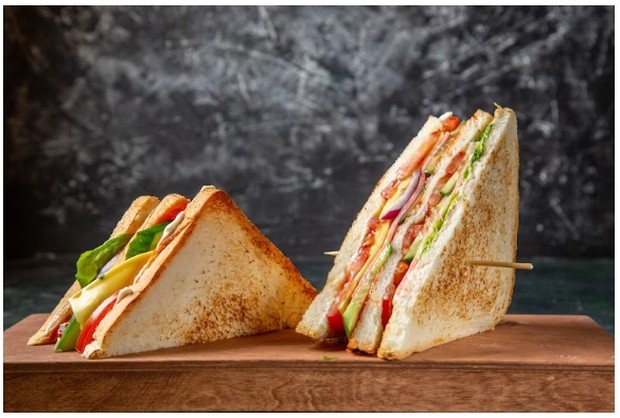 Sandwich roti gandum/Foto:freepik/mdjaff